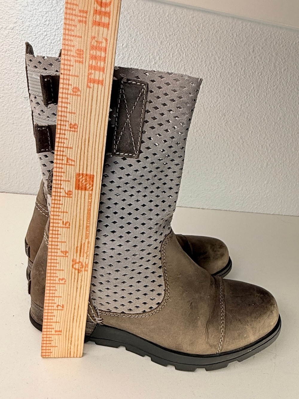 Sorel Perforated Leather Buckle Moto Boots Taupe Womens 7 - Picture 6 of 14